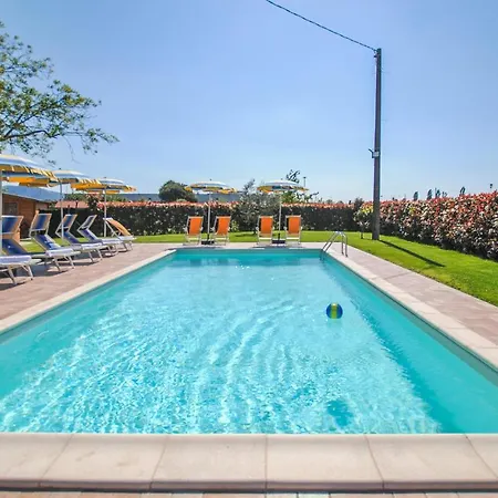 2 Bedroom Beautiful In Holiday home Montecatini Terme